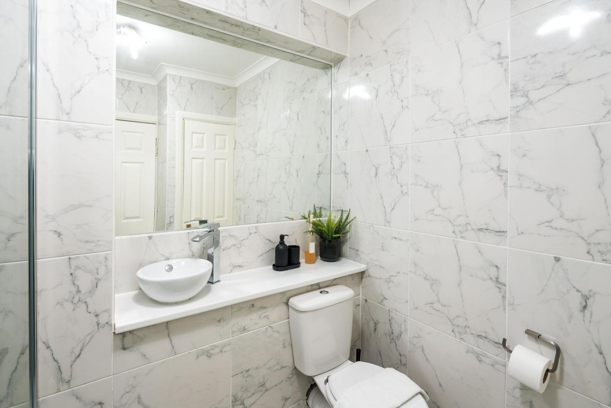 Charming Spacious 2Br Flat Near Station Plus Parking London Exterior photo